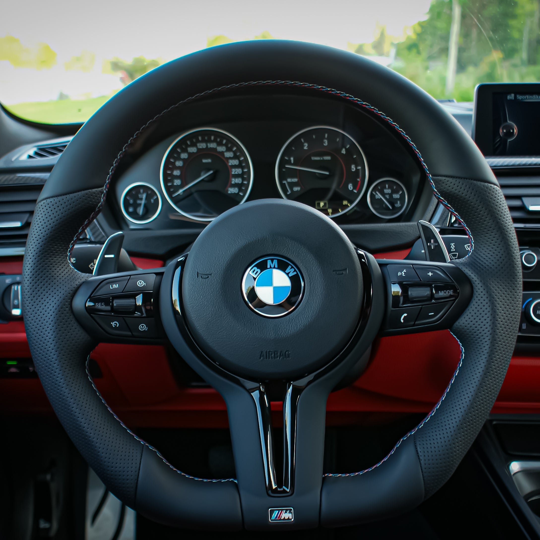 BMW Sport Ratt i Läder & Svarta Detaljer F20, F21, F22, F23, F30, F31, F32, F33, F34, F36 M3 F80, M4 F82, M4 F83, M2 F87 - Kafi Racing