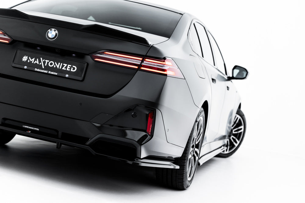 Bakre Splitter V.1 BMW G60, G61 5-Serie (Blank Svart)