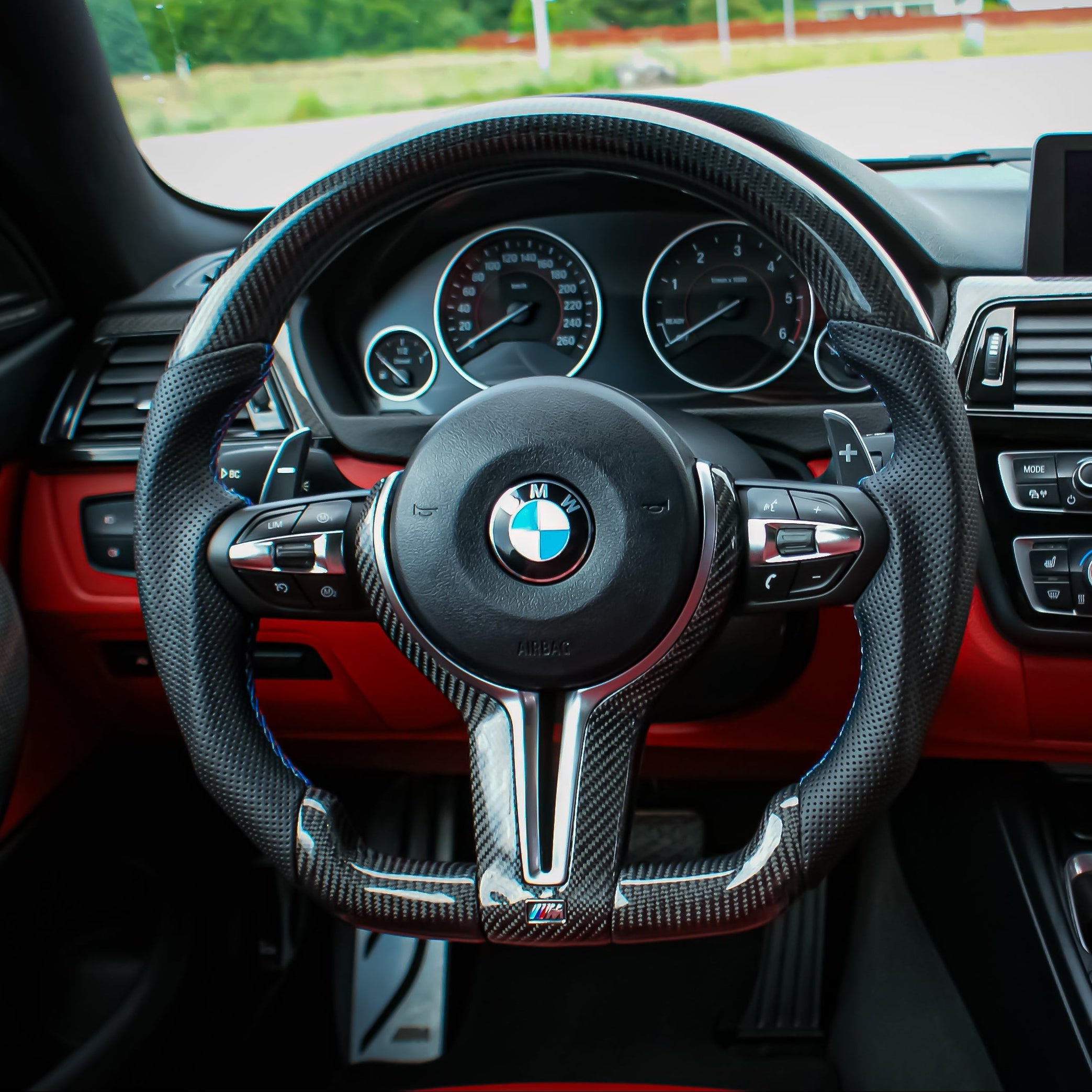 BMW F-Serie Kolfiber / Läder Ratt (M-Sport Sömmar) F20, F21, F22, M2 F87 F30, F31, F32, F34, F36 M3 F80, M4 F82 - Kafi Racing
