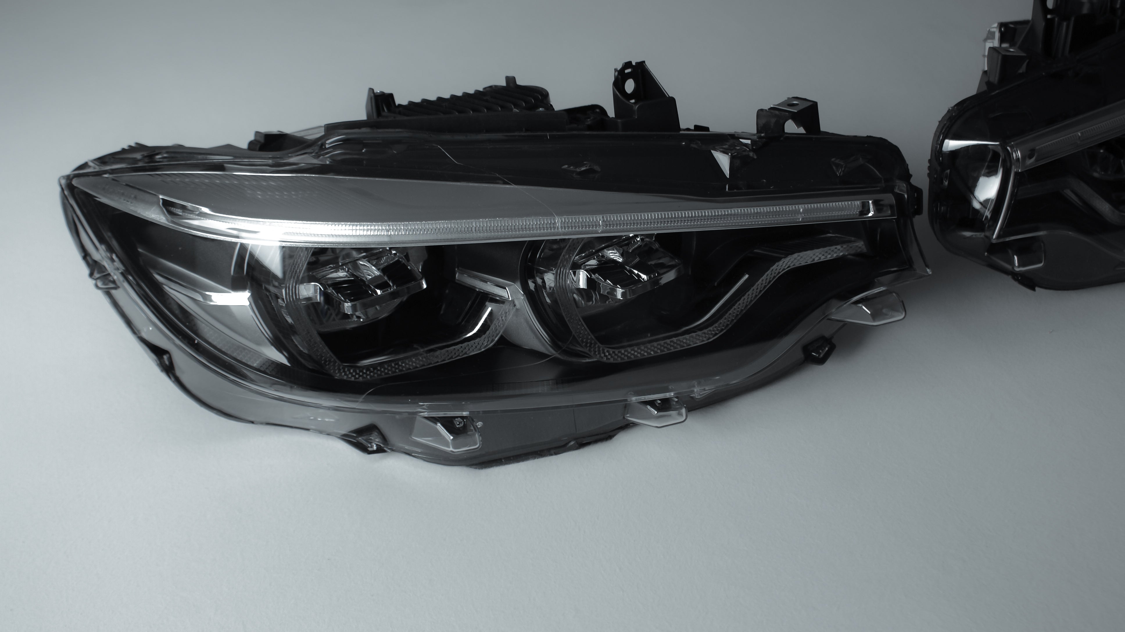 BMW Ikon LED Style Headlights – White & Yellow DRL Switchable (4 SERIES,M3,M4)