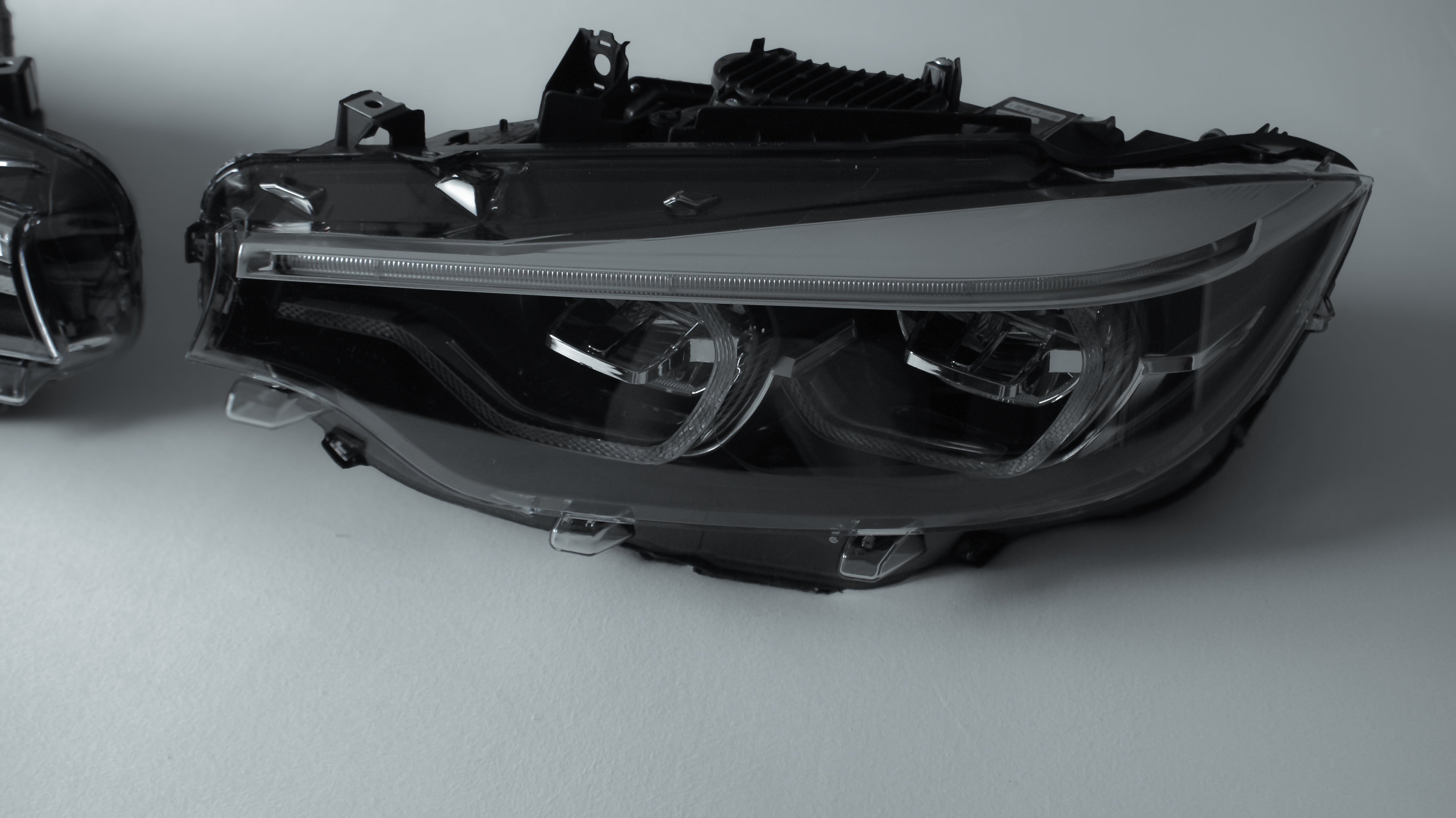 BMW Ikon LED Style Headlights – White & Yellow DRL Switchable (4 SERIES,M3,M4)