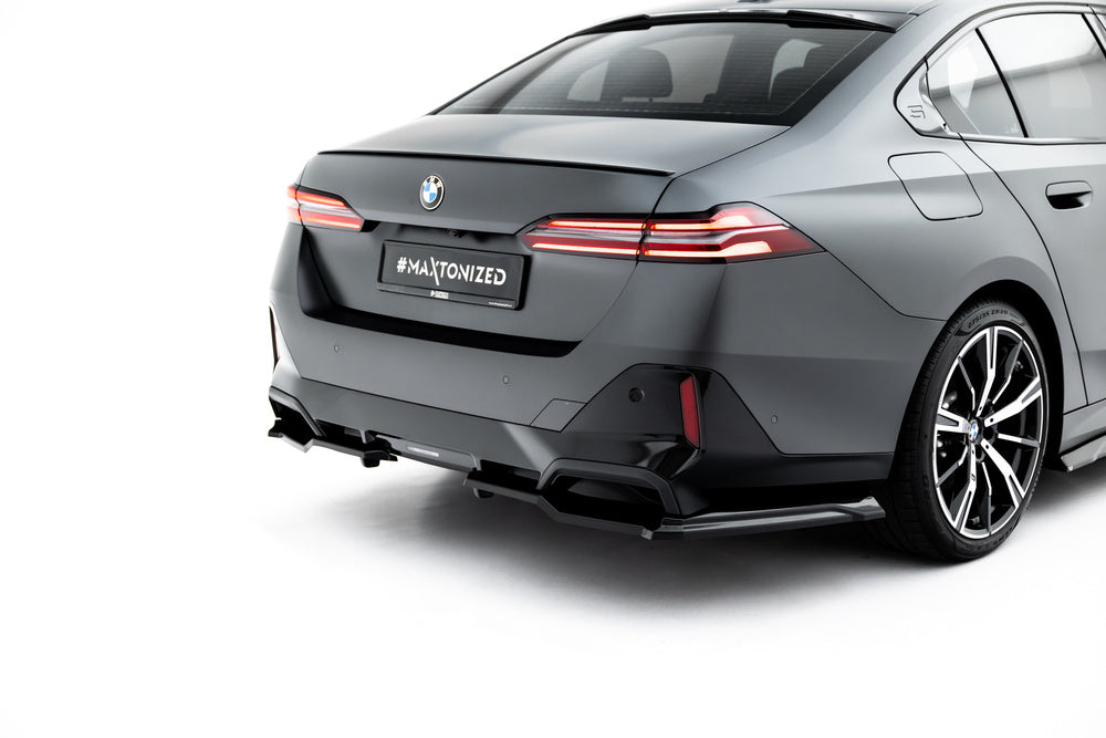 Rear Splitter BMW G60 / G61 5-Series (Compatible for tow hook)
